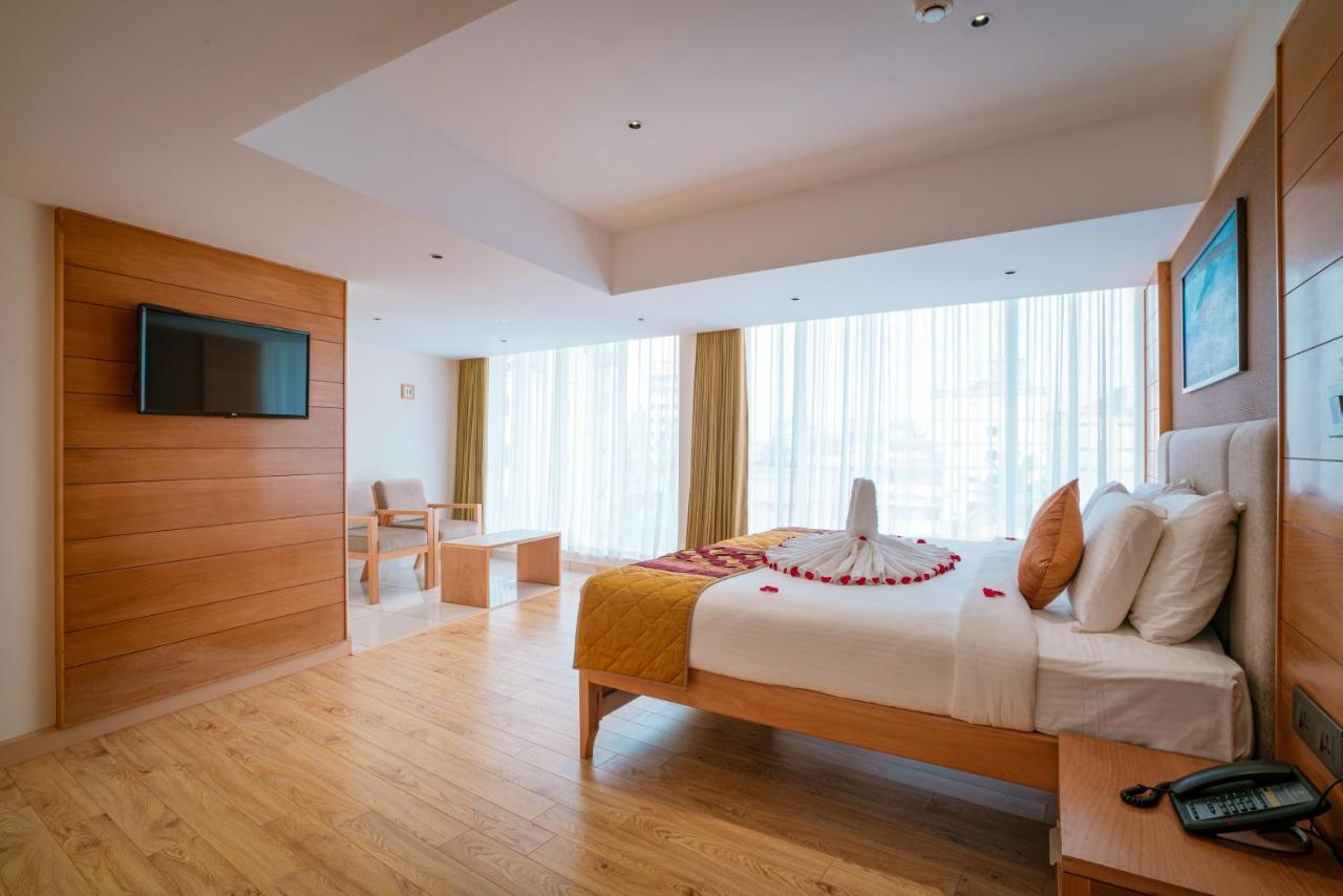 Townbridge Hotels & Suites Kochi Luaran gambar