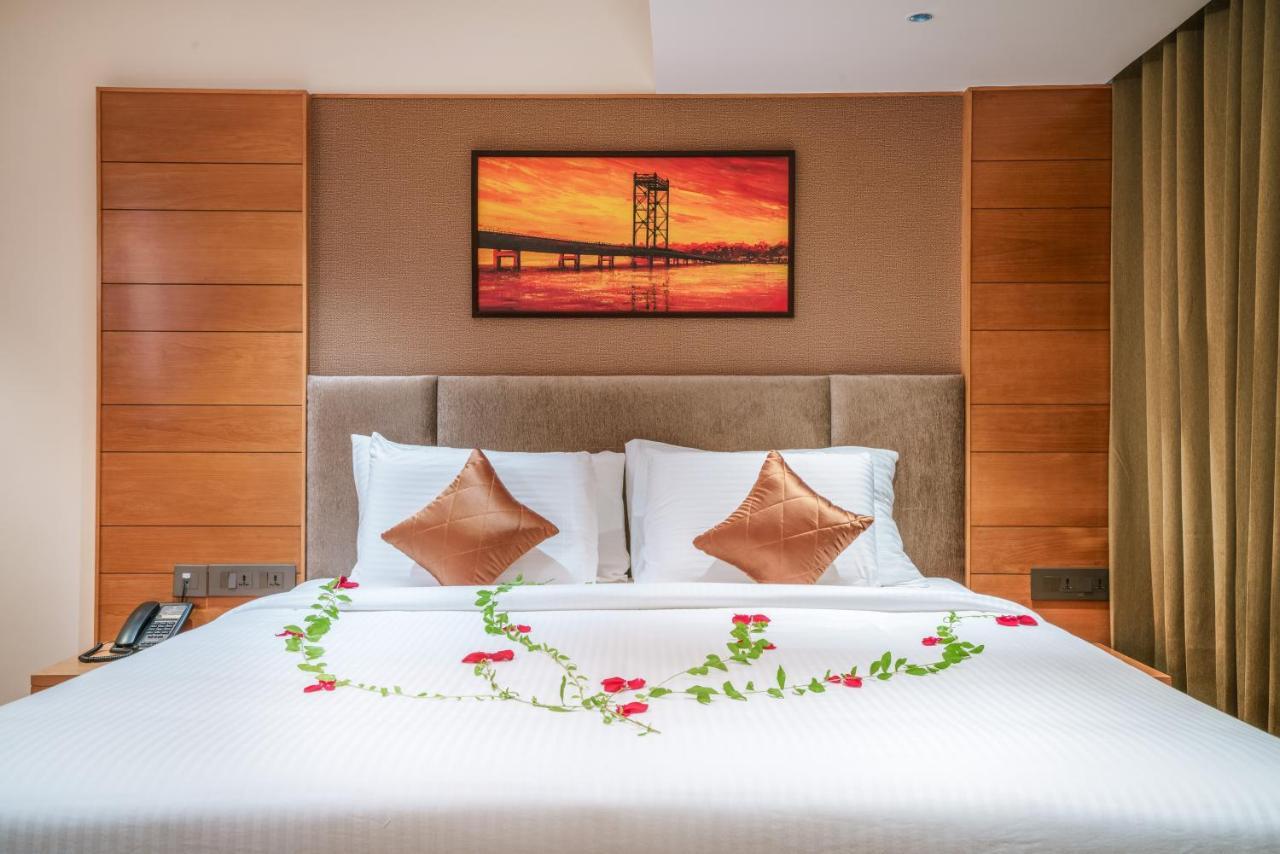 Townbridge Hotels & Suites Kochi Luaran gambar