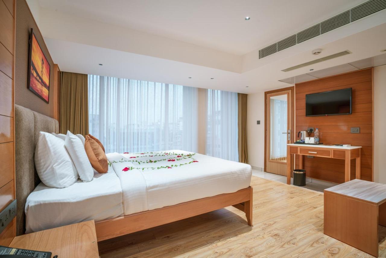 Townbridge Hotels & Suites Kochi Luaran gambar