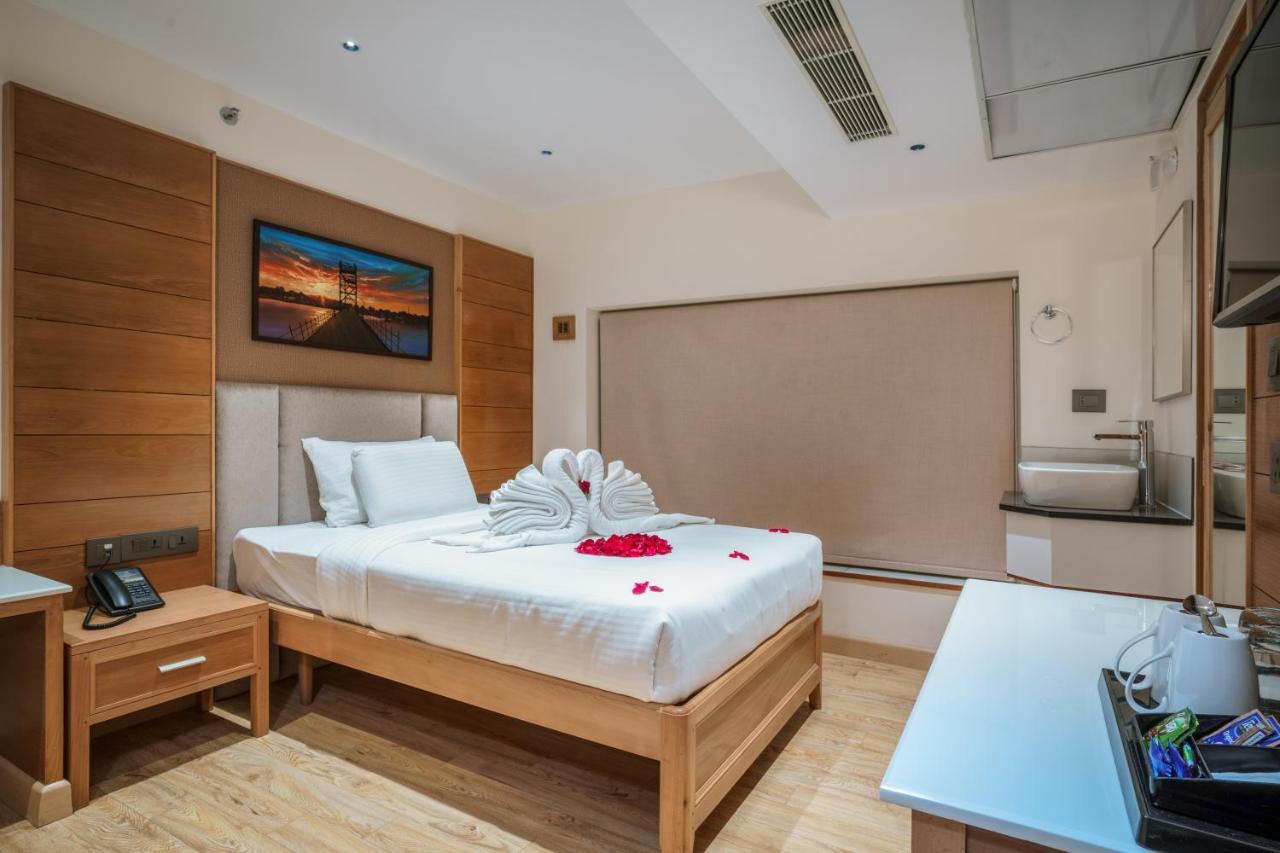 Townbridge Hotels & Suites Kochi Luaran gambar