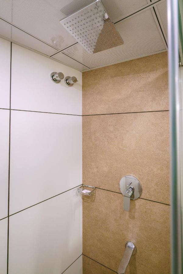 Townbridge Hotels & Suites Kochi Luaran gambar